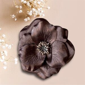 $4 Add-On 🆕Conair Bronze Satin Floral Hair Clip